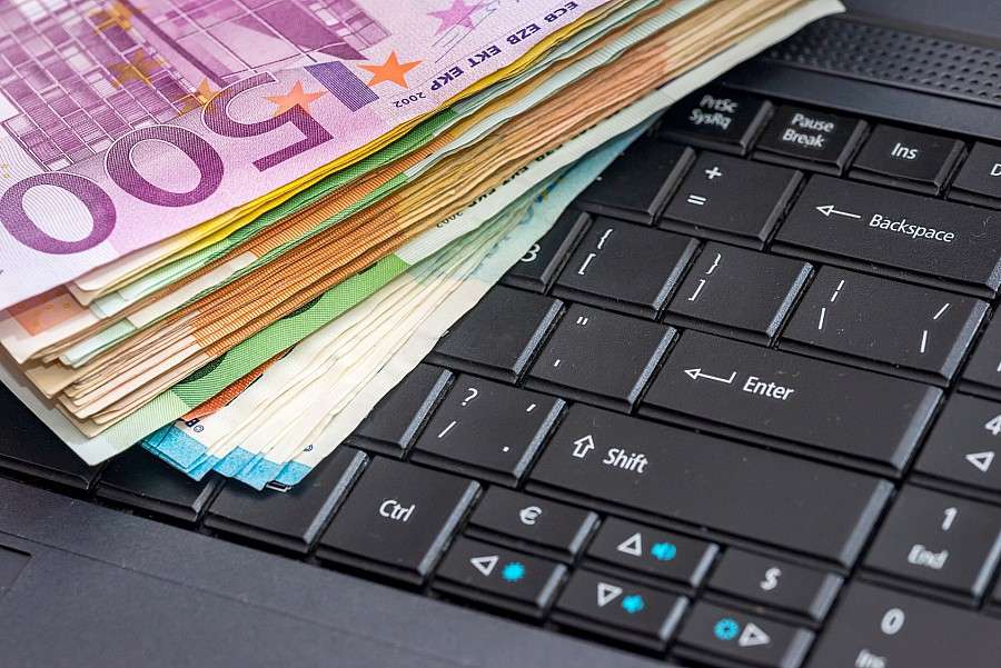Jak najtaniej kupić euro online?
