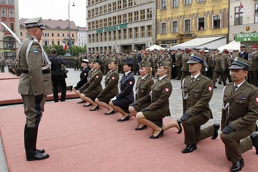Uroczysta promocja oficerska Absolwentów Wyższej Szkoły Oficerskiej Wojsk Lądowych
