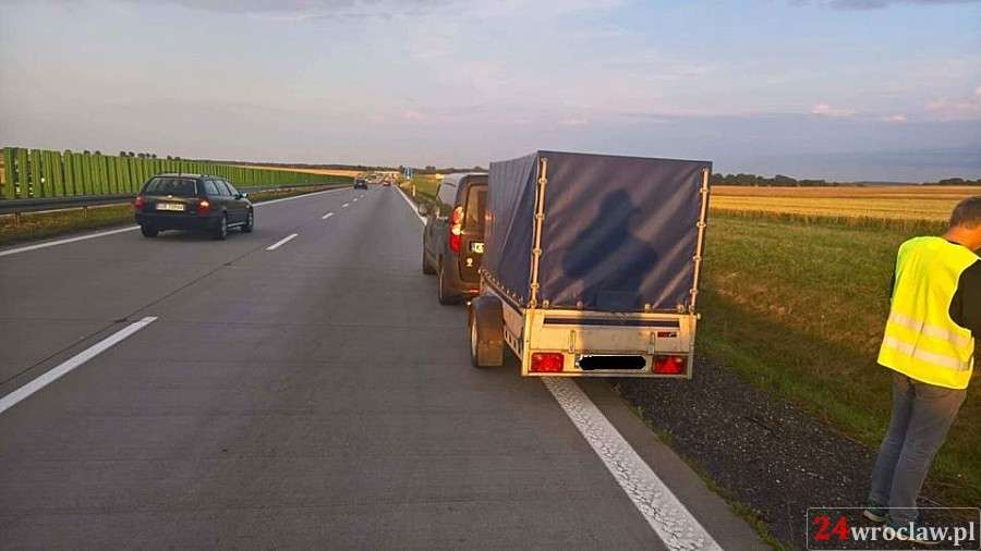 Zderzenie dwóch aut na autostradzie A4 pod Wrocławiem