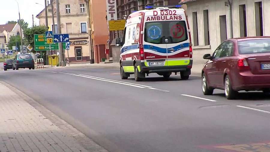 Przyjechali ratować życie kobiety, zostali zaatakowani przez jej męża.