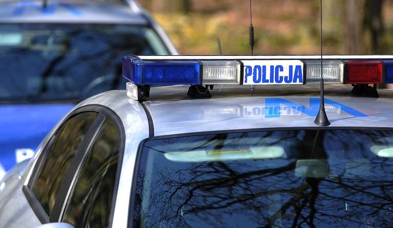 Kobieta w ciąży uciekała przed policją kradzionym autem
