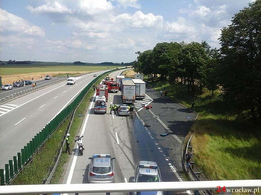 Zderzenie trzech Tirów na A4. Jeden z kierowców w ciężkim stanie.