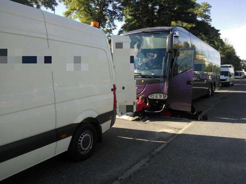 OPÓŹNIONE WYJAZDY PRZEZ NIESPRAWNE AUTOBUSY