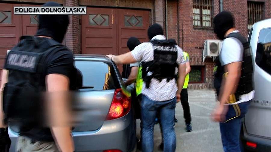 Mężczyzna poszukiwany listem gończym za podwójne usiłowanie zabójstwa wpadł w ręce policjantów