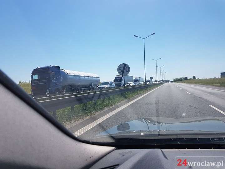 Korki na autostradzie A4 pod Wrocławiem