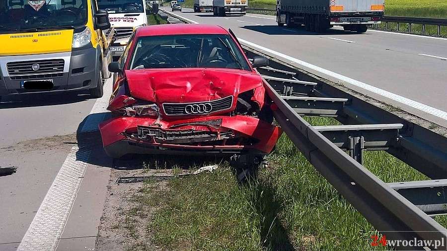 Dwie osoby ranne w wypadku na autostradzie A4