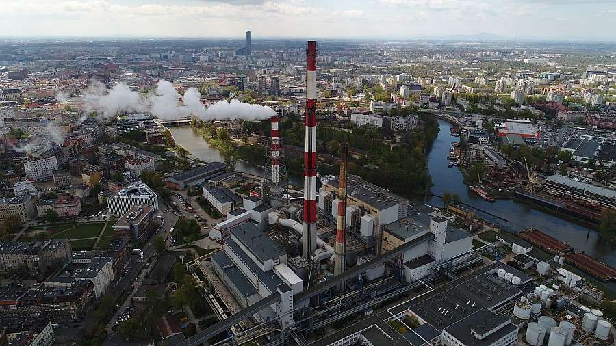 Ruszyła rozbiórka 120-metrowego komina elektrociepłowni