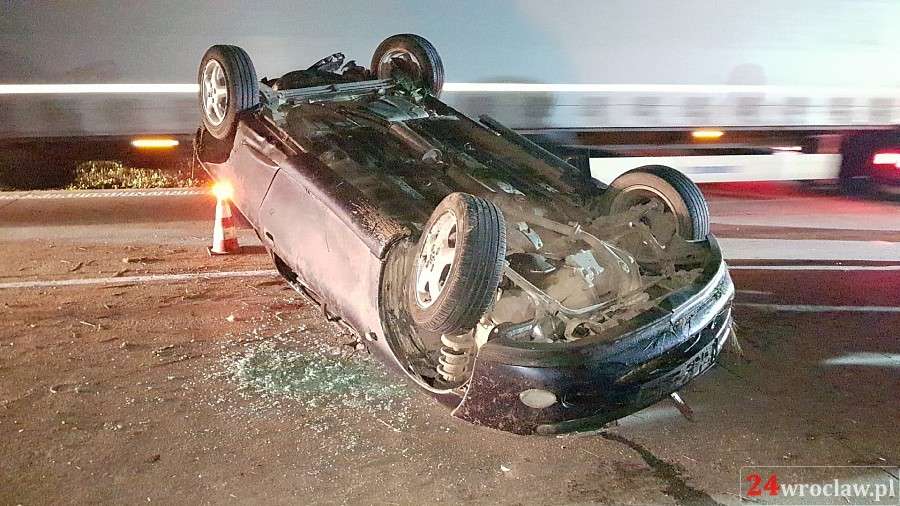 Dachowanie na autostradzie A4