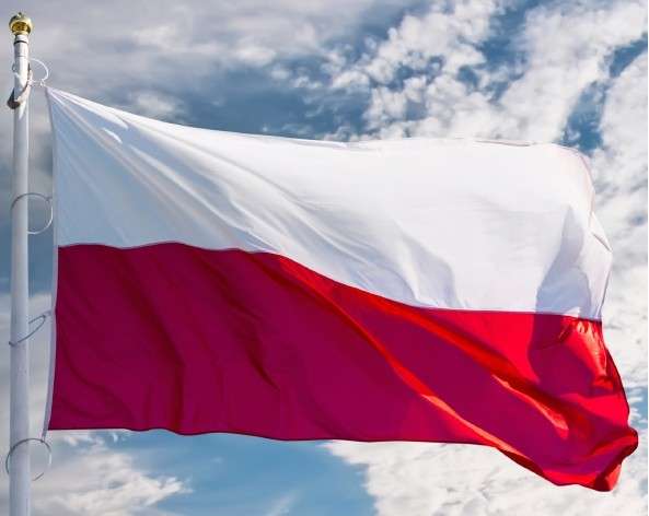 „Biało-Czerwona, czyli jak czcić barwy narodowe”