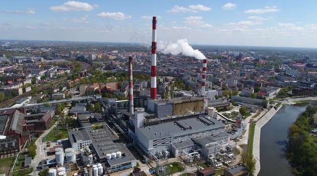 Rozbiórka komina elektrociepłowni