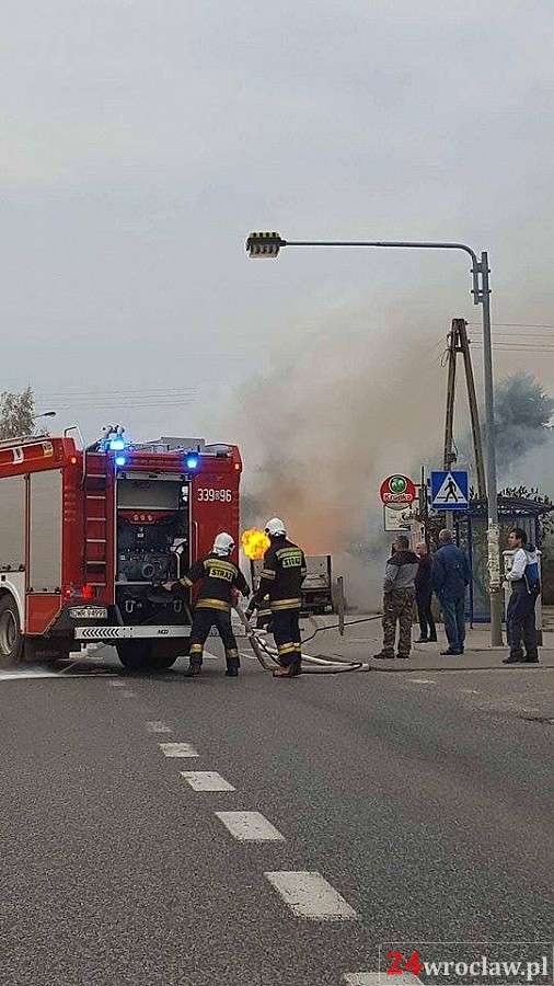Pożar auta pod Wrocławiem