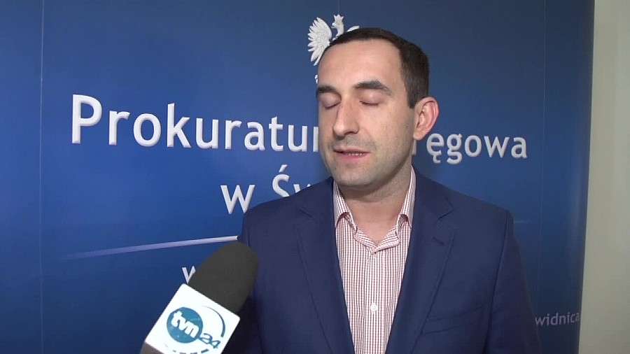 Policjanci wywieźli bezdomnego do lasu. Mężczyzna zmarł. Grozi im do 5 lat więzienia