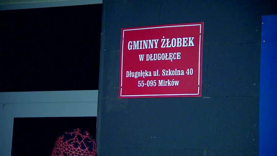 Rodzice trzy dni i noce czekali w kolejce przy zapisach do żłobka