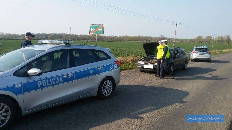 Pijany kierowca uciekał policjantom