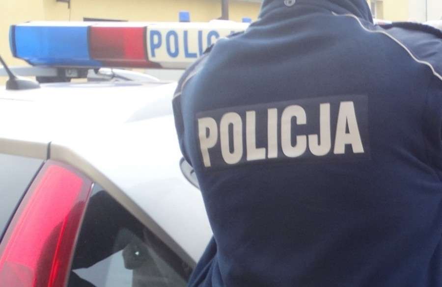 Nietrzeźwa kobieta wraz z niespełna czteroletnią córką próbowała jechać samochodem