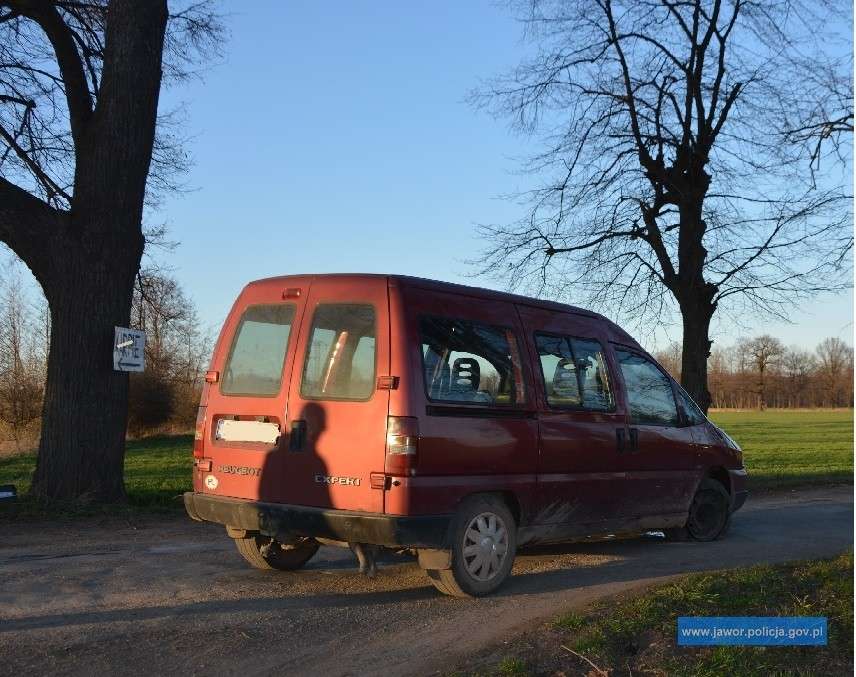 Samochodowy złodziej zatrzymany po pościgu