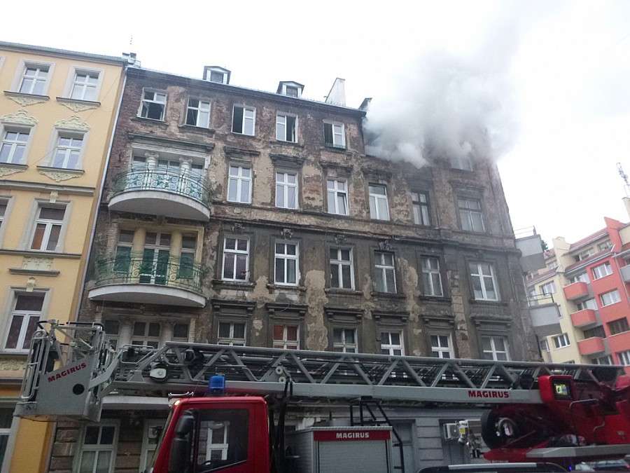 Pożar mieszkania w budynku wielorodzinnym przy ul. Daszyńskiego we Wrocławiu