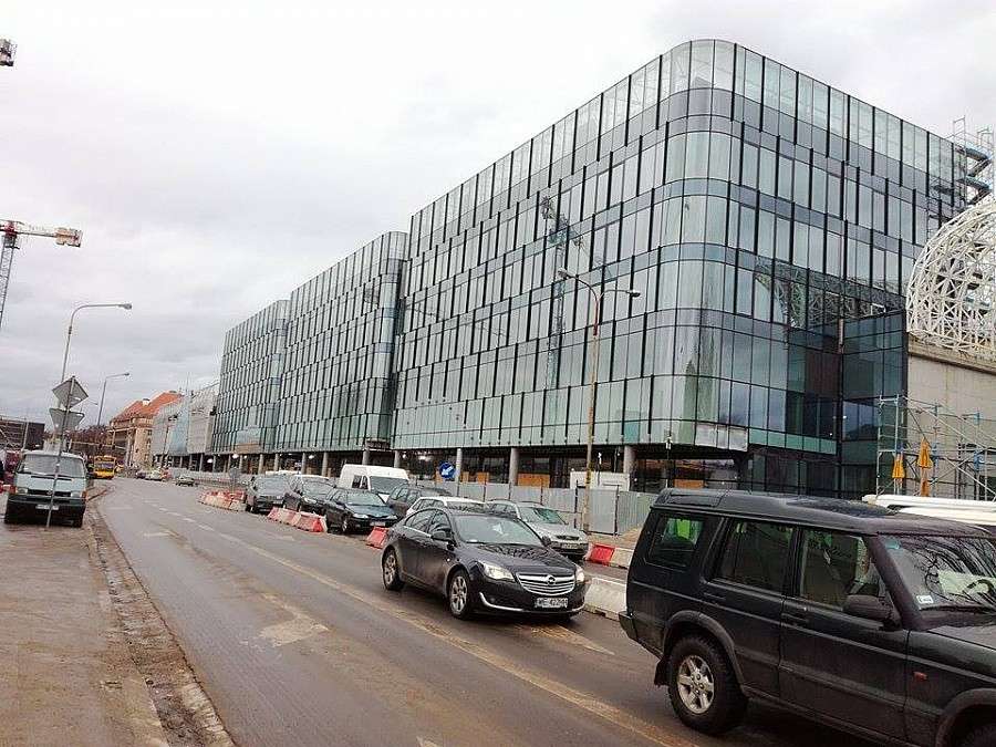 Lacoste Estée Lauder otworzą swoje sklepy  w nowej galerii Wroclavia.