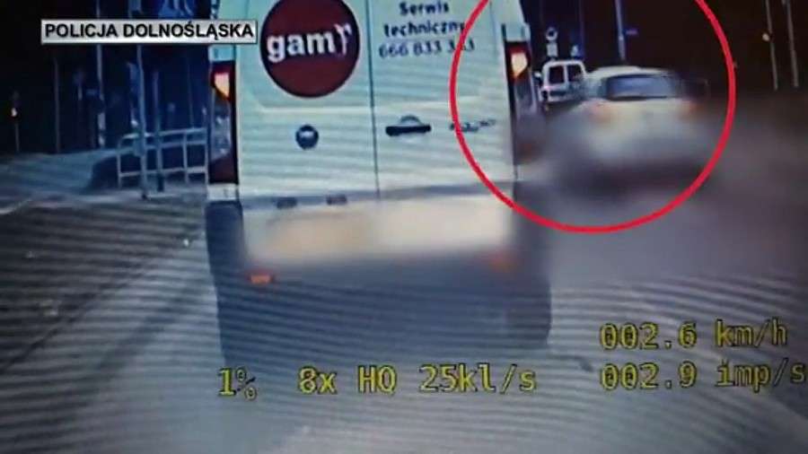 „Bez kolejki na lewoskręcie” - policjanci zatrzymali i ukarali kierowcę