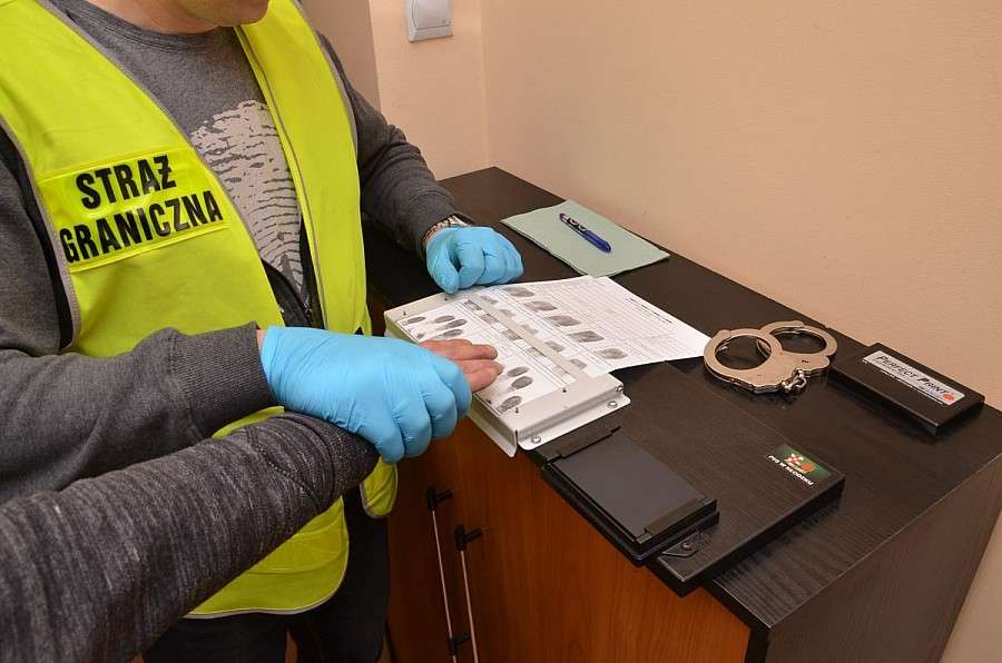 Funkcjonariusze SG zatrzymali Polaka posiadającego narkotyki
