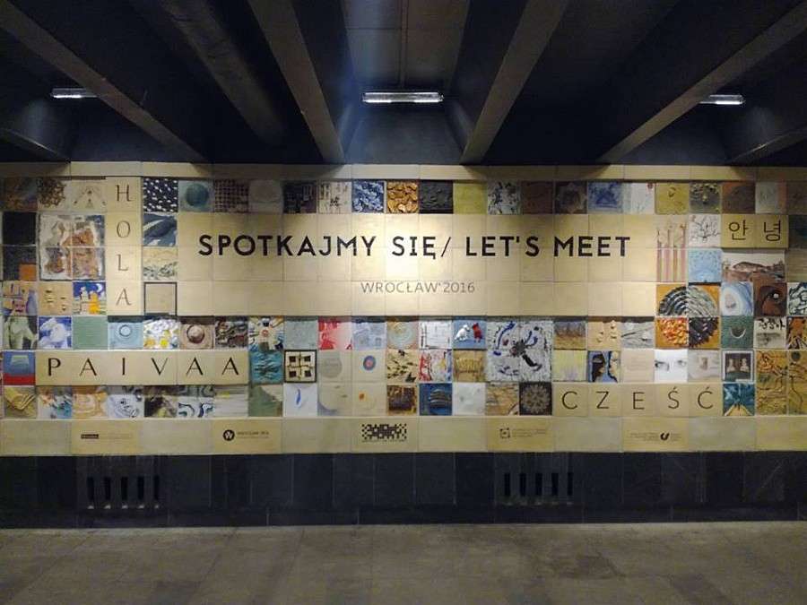 Wielki Ceramiczny Mural w centrum
