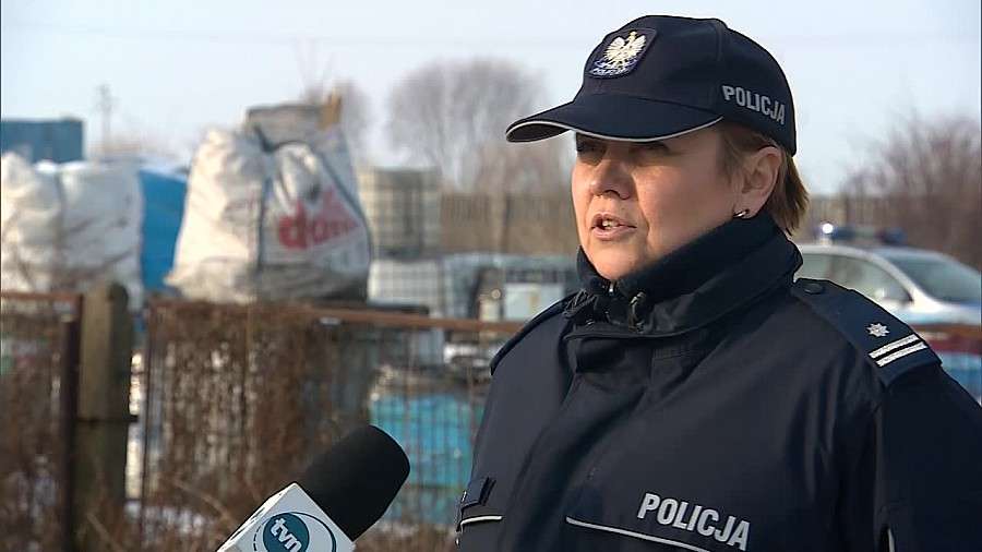 Setki beczek z nieznanymi substancjami. Prokuratura wysyła list gończy za dzierżawcą terenu