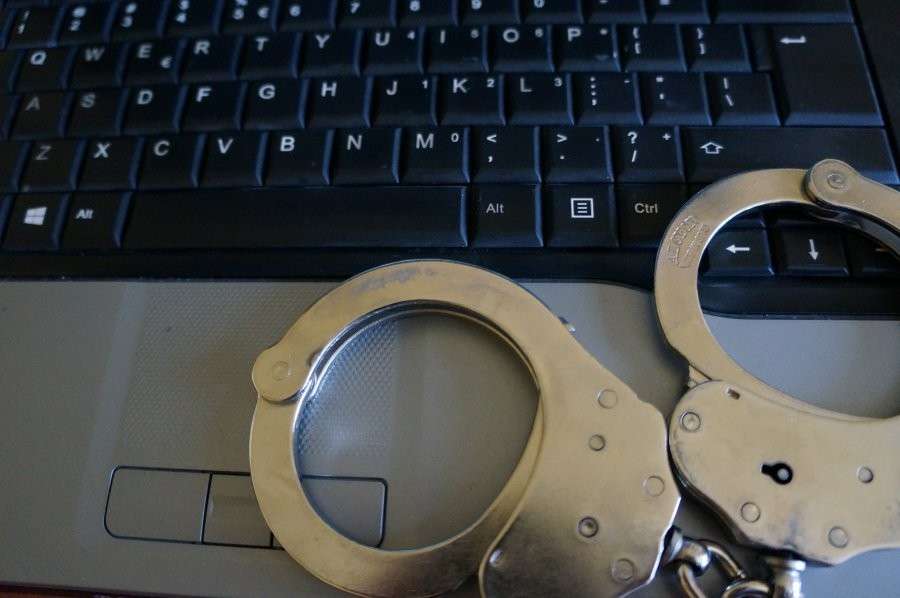 Oszukali w internecie kilkadziesiąt osób