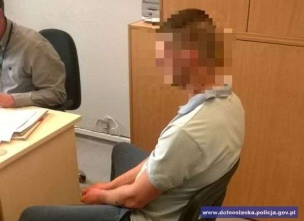 Ukradł samochód aby odwiedzić rodzinę...
