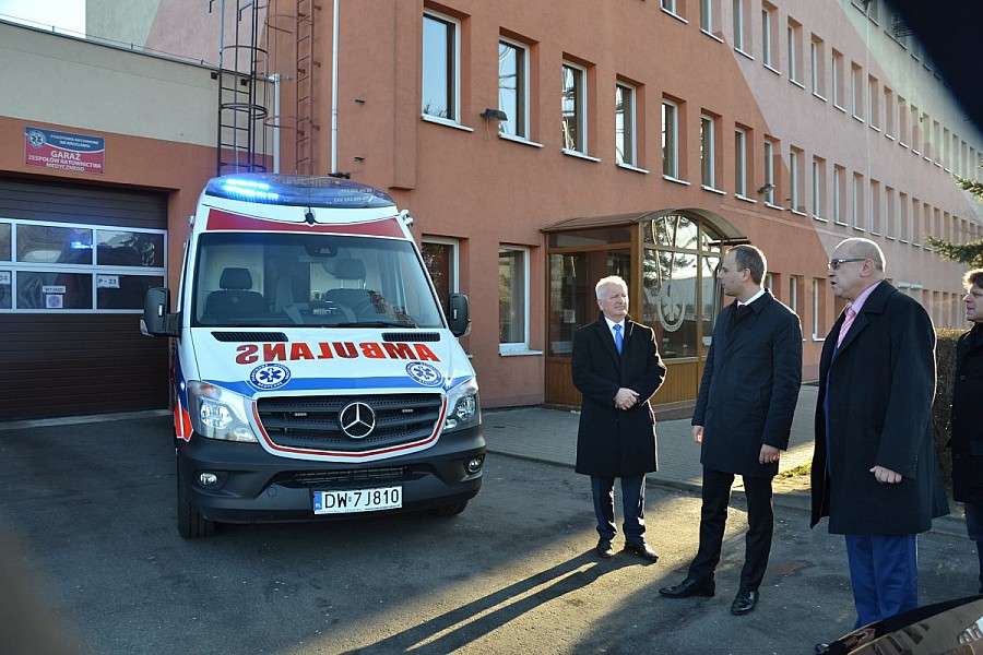Nowoczesne ambulanse w dolnośląskich placówkach medycznych