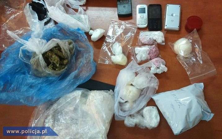 Policjanci przechwycili ponad 6,7 tysiąca porcji amfetaminy i metamfetaminy