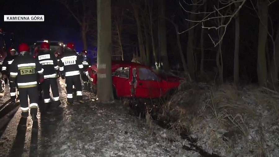 Dwie osoby zginęły, trzy są ranne. Trudne warunki pogodowe zbierają żniwo na dolnośląskich drogach