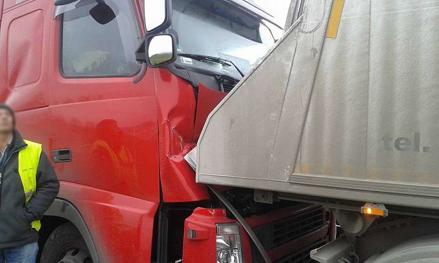 Zderzenie dwóch ciężarówek na autostradzie A4!