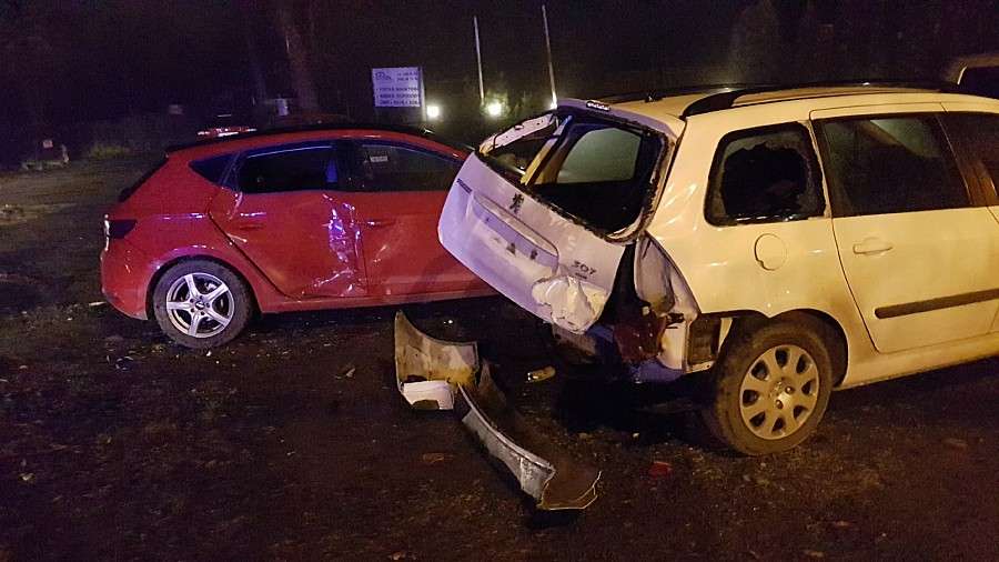 Po pijanemu staranował zaparkowane samochody