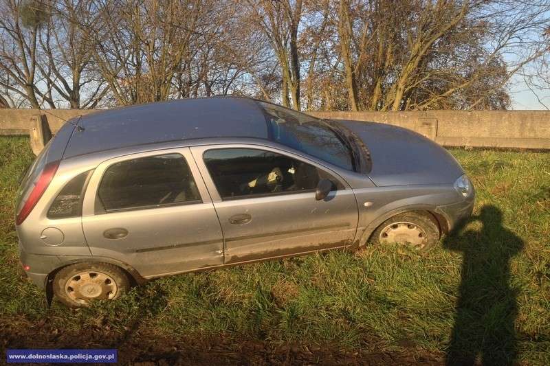 Jechał skradzionym samochodem - po pościgu został zatrzymany przez policjantów