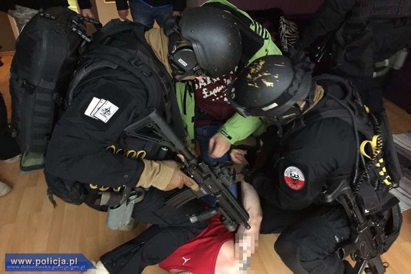 Ponad 1,3 tys. porcji narkotyków, dwie osoby z zarzutami, to efekt akcji wrocławskich policjantów wy