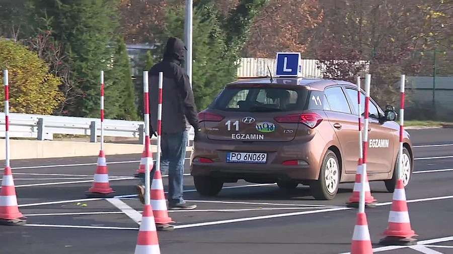 Zmiany w egzaminach na prawo jazdy. Będzie mniej rygorystycznie, ale i mniej konkretnie