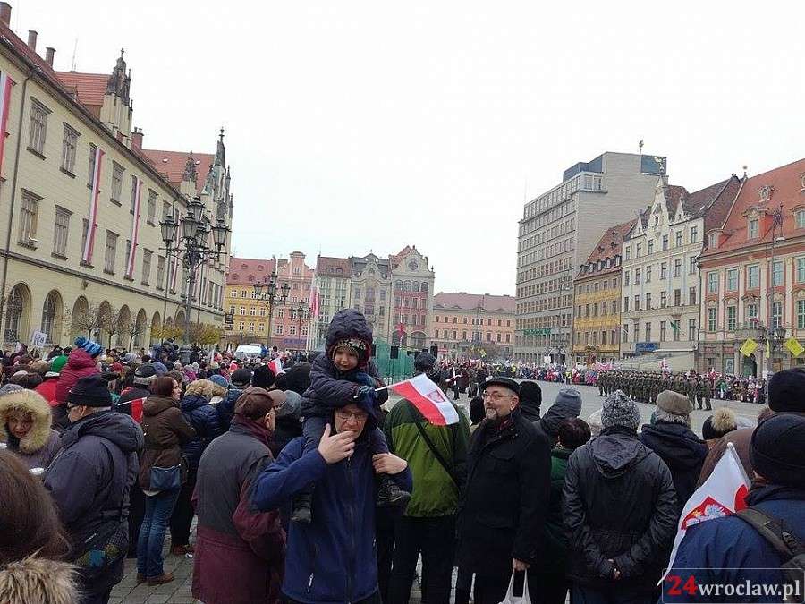 Radosna Parada Niepodległości przeszła ulicami Wrocławia