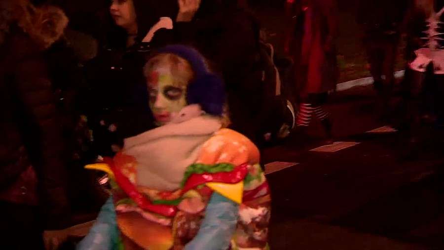 Zombie i wampiry straszyły na ulicach. Wrocławska Parada Halloween