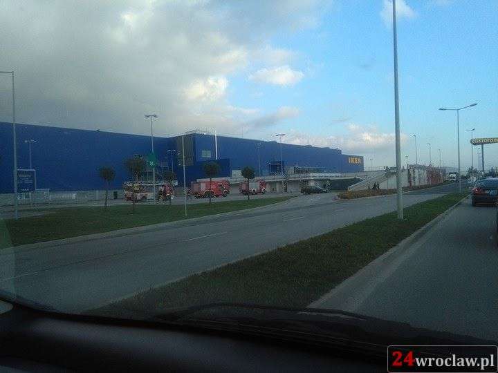 Ewakuacja w IKEI na Bielanach