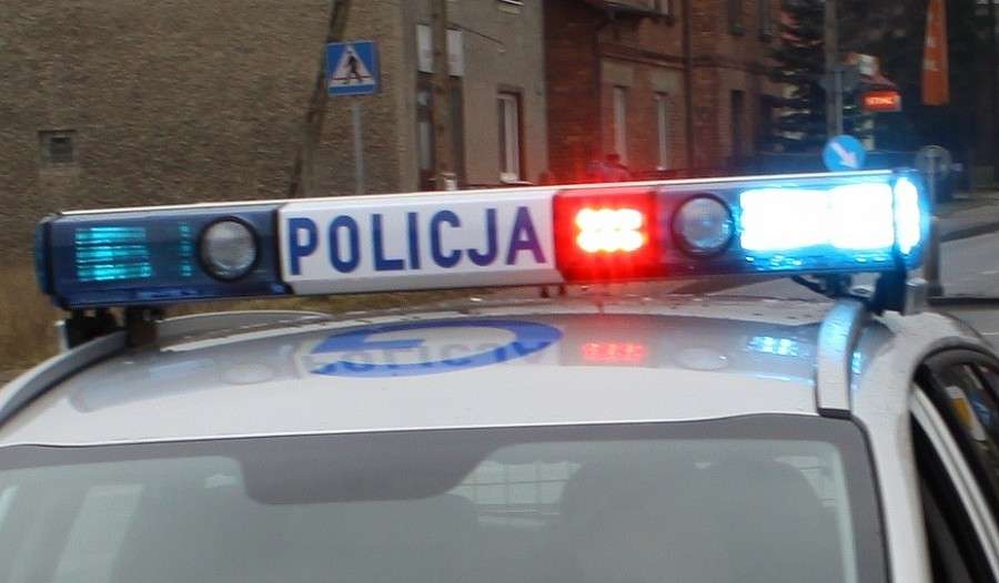 Policjanci pomogli 82-latce, która nagle źle się poczuła