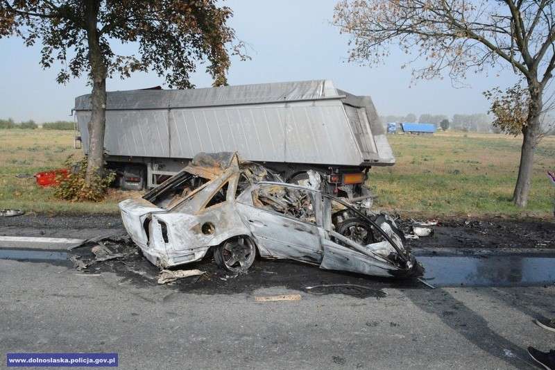 Lekceważenie przepisów, i brak wyobraźni prowadzi do wypadków drogowych, szczególnie tych najtragicz
