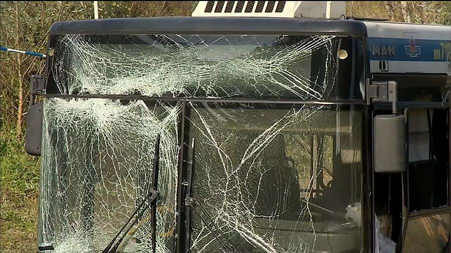 Autobus po eksplozji bomby 
