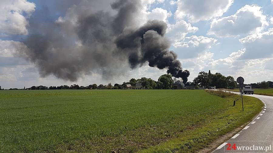 Płonęła cysterna z paliwem. Zobacz wideo z miejsca zdarzenia.