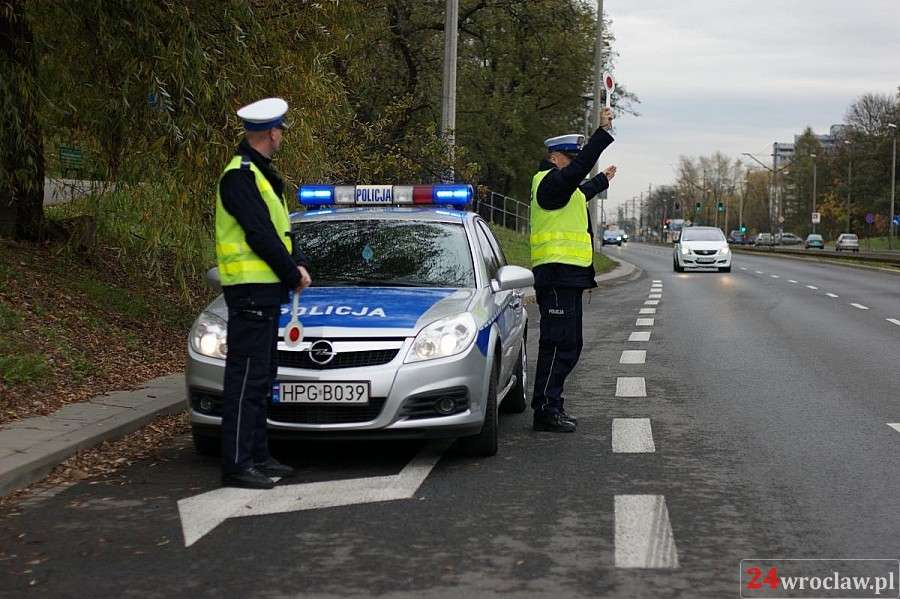 Kolejni kierowcy utracili prawa jazdy za nadmierną prędkość