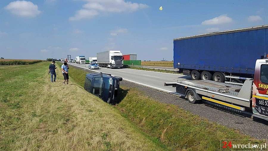 Bus w rowie na A4