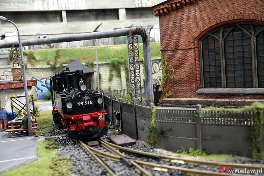  Odwiedź Kolejkowo i poznaj sekrety pracy modelarza!