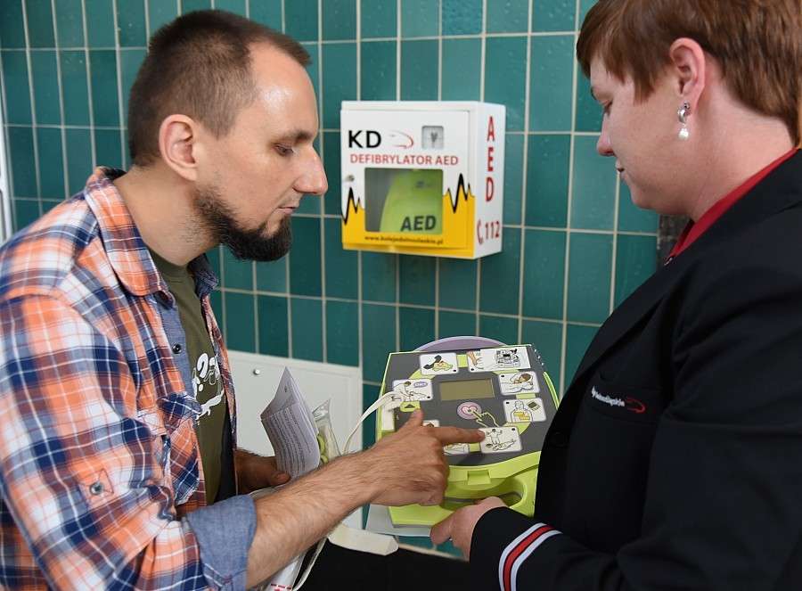 Defibrylatory w Kolejach Dolnośląskich