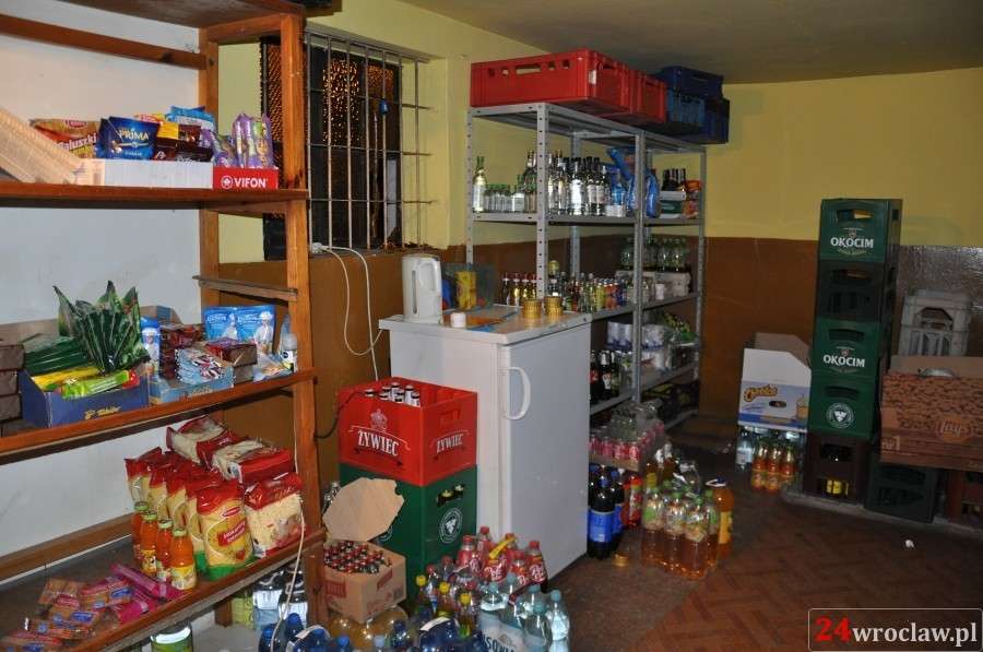 Odpowie za włamanie do sklepu