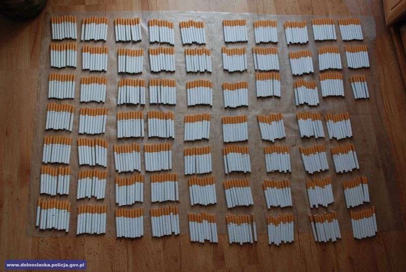 Policjanci przechwycili tytoń i papierosy bez akcyzy – straty Skarbu Państwa to prawie 150 tys. zł.