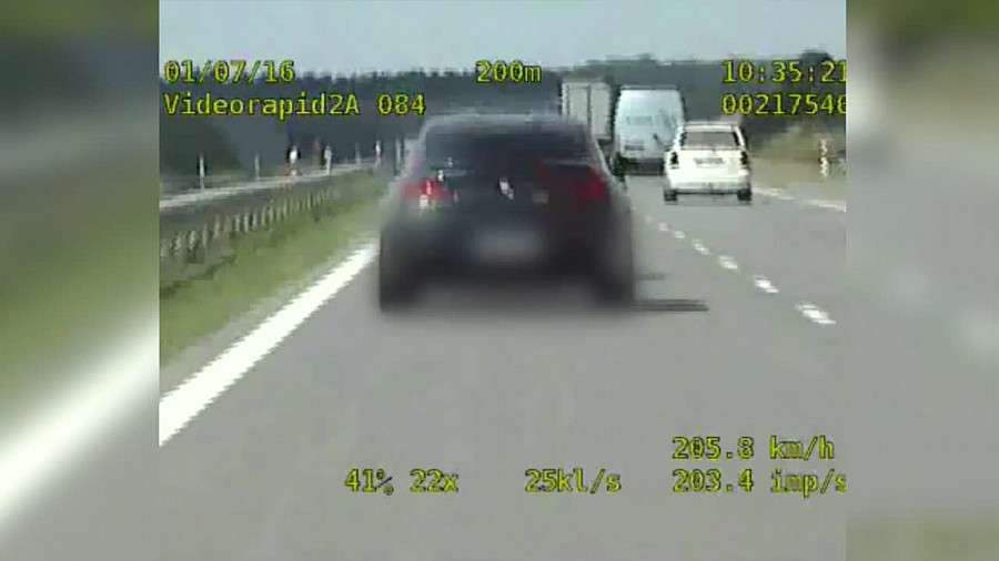 Pędził po autostradzie ponad 250 km/h